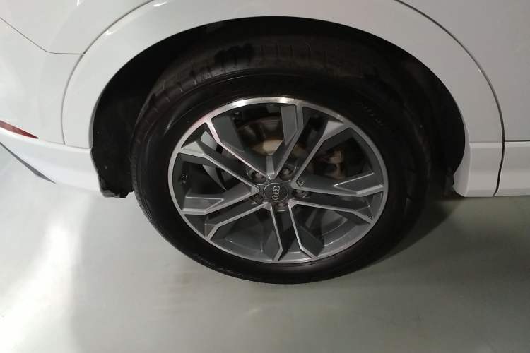 Used Audi Q3 2020 40 TFSI Fashion Dynamic Model
