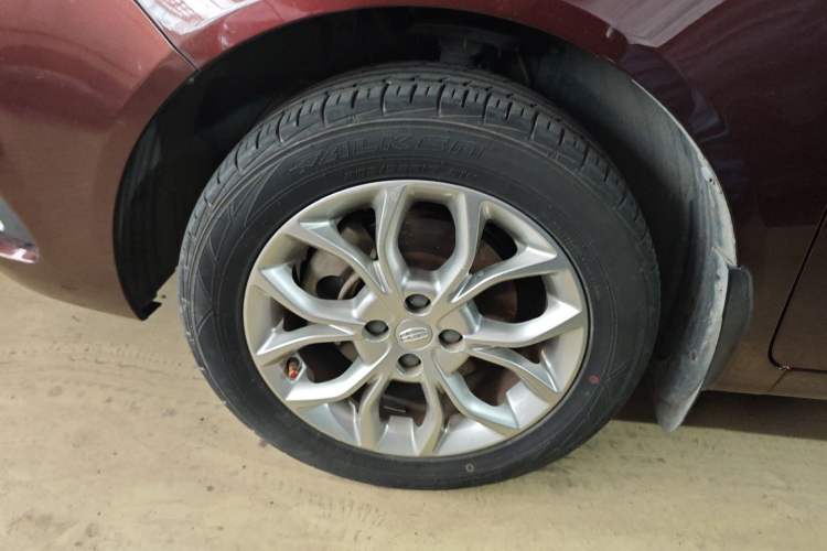 Used Geely Auto Vision 2018 1.5L Automatic Happiness Edition Left Front Wheel Hub