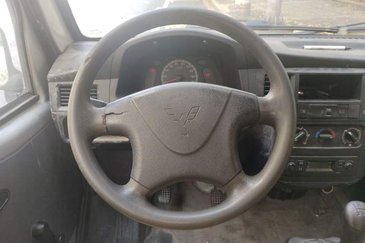 Used Wuling Zhiguang 2015 1.2L Practical LS-I Model Steering Wheel