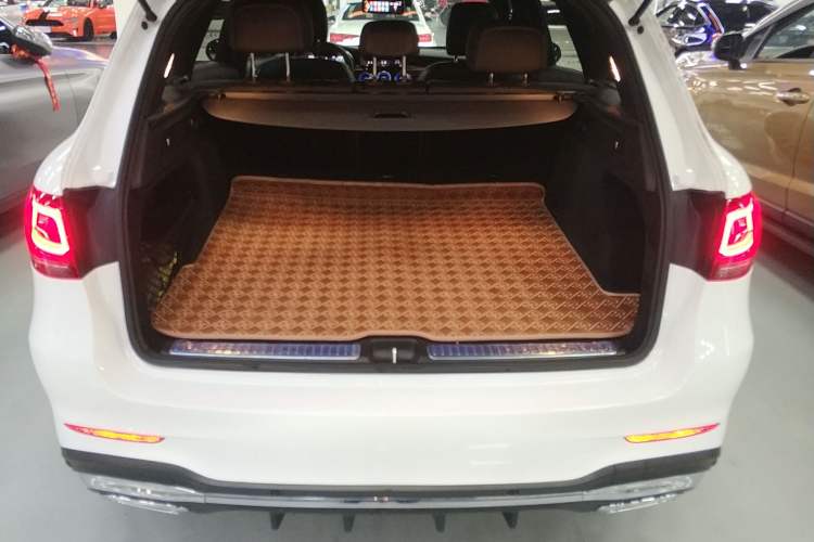 Used Mercedes-Benz GLC 2020 GLC 300 L 4MATIC Dynamic Edition Trunk