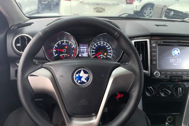 Used Venucia T70 2016 1.6L Manual Ruixing Edition Center Console