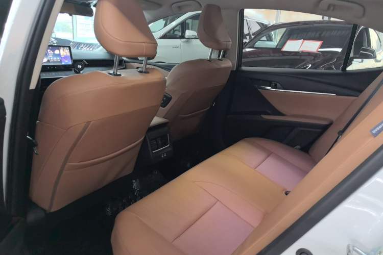 Used Toyota Camry 2024 Dual-Motor 2.0 HG Premium Edition