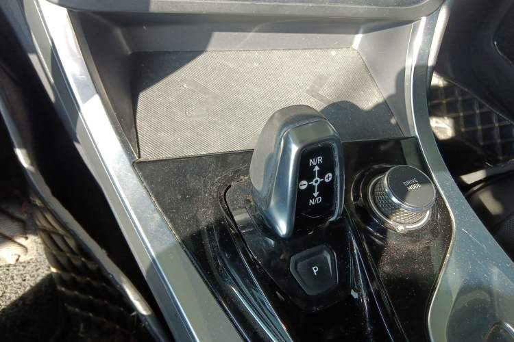 Used Lynk & Co 01 EM-P 2018 1.5T PHEV JingPro National Emission Standard V Gear Lever