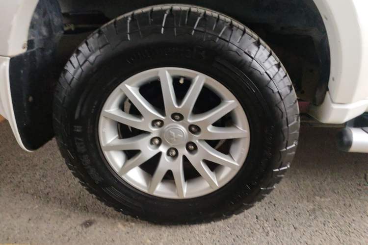 Used Mitsubishi Pajero Sport 2013 3.0L Automatic 4x4 Flagship Edition Exterior 5