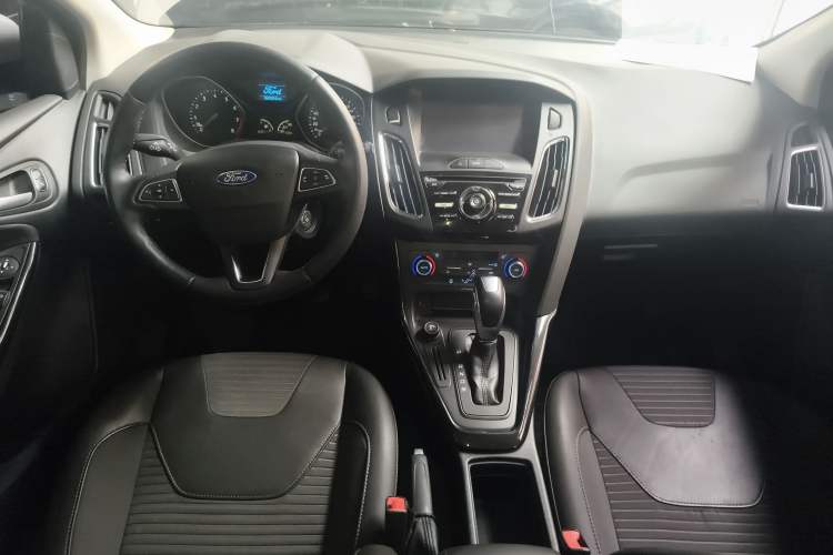 Used Ford Focus 2015 Hatchback 1.6L Automatic Fashion Edition