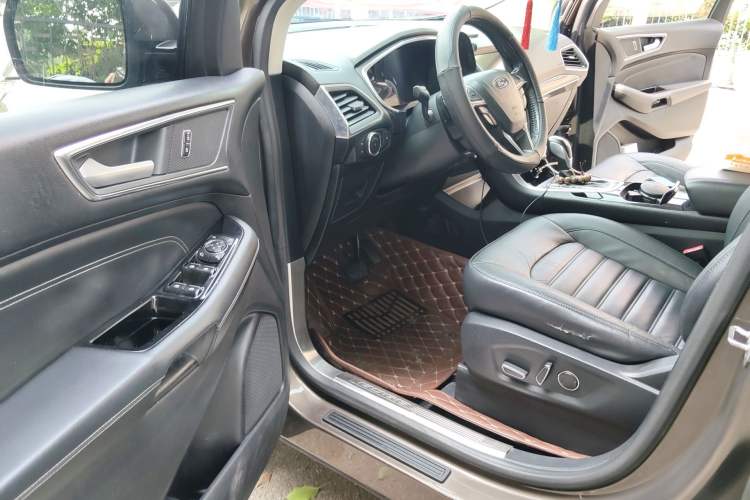 Used Ford Edge 2016 EcoBoost 245 Two-Wheel-Drive Titanium 7-Seater
