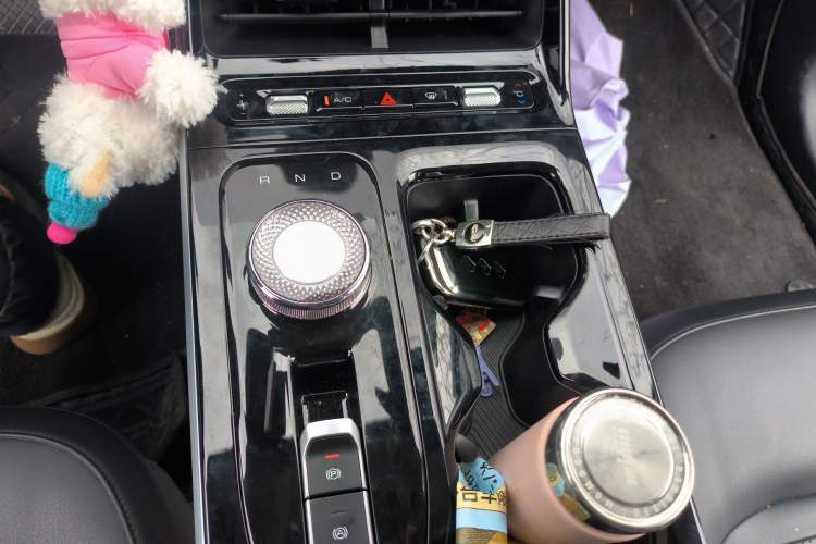 Used Wuling Xingguang 2024 Co-Creation Edition 150 Advanced Model Gear Lever