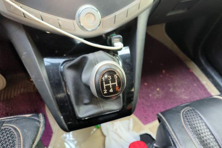 Used BYD S6 2014 2.0L Manual Luxury 5-Seater