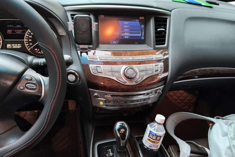 Used Infiniti QX60 2016 2.5 S/C Hybrid Two-Wheel-Drive Excellence Edition China V Standard Audio And AC Panel