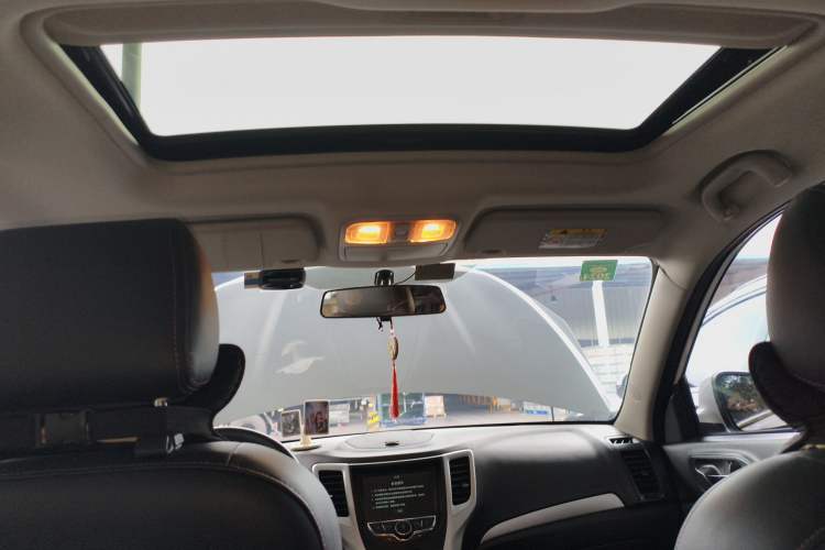 Used CHANGAN CS35 2016 1.6L Manual Luxury Model China IV Standard Headliner