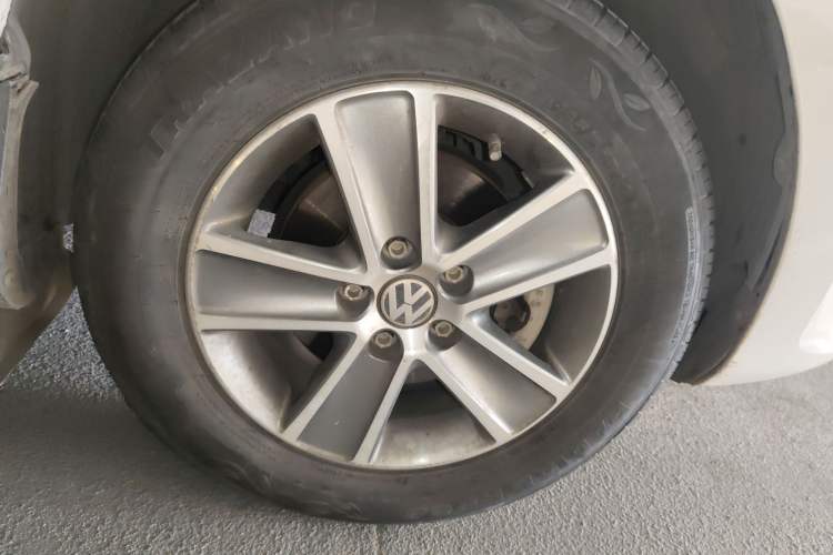 Used Volkswagen Santana 2015 1.6L Manual Fashion Edition
