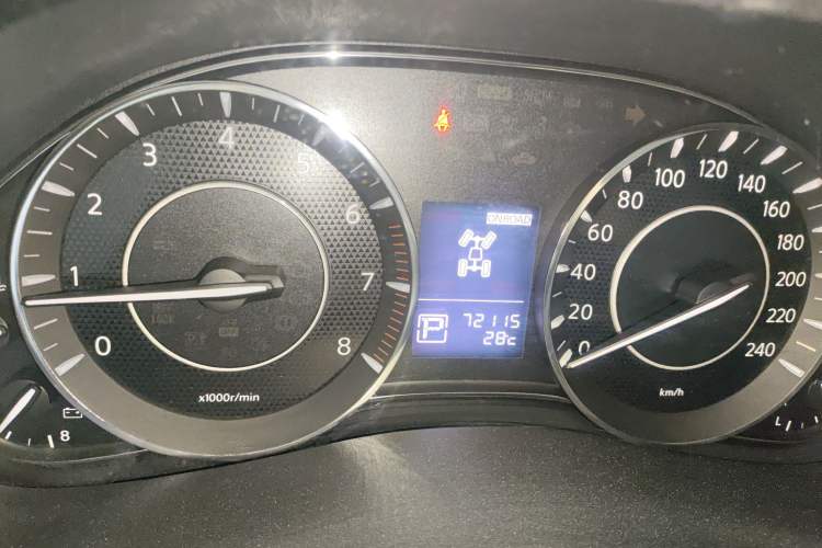 Used Nissan Patrol 2017 4.0L SE U.S.-Spec Version Instrument Cluster