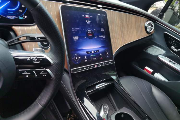 Used Mercedes-Benz EQE 2022 350 Pioneer Edition
