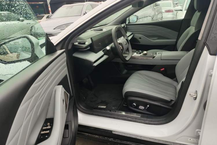 Used Geely Galaxy E8 2025 700 km Long-Range Intelligent Driving Version