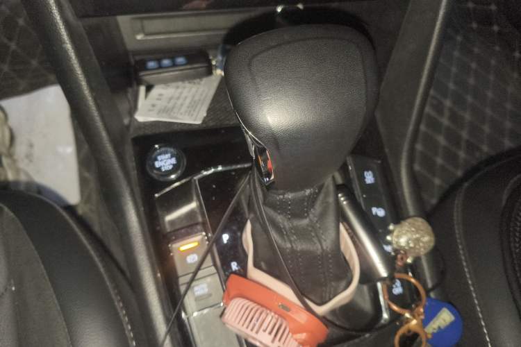 Used Volkswagen Tiguan L 2019 Revised 330TSI Automatic Two-Wheel Drive Smart & Luxury Edition China VI Standard Gear Lever