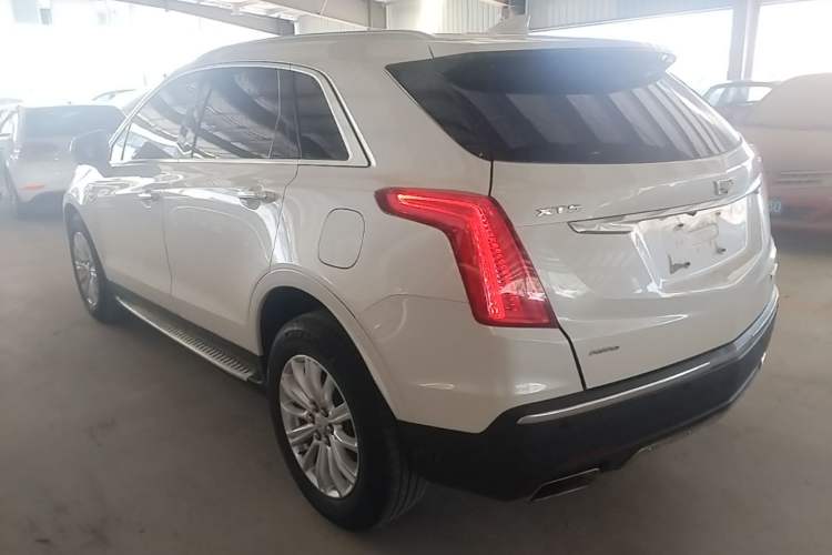 Used Cadillac XT5 2017 Anniversary Edition 28T Four-Wheel Drive Tech Model Exterior 2