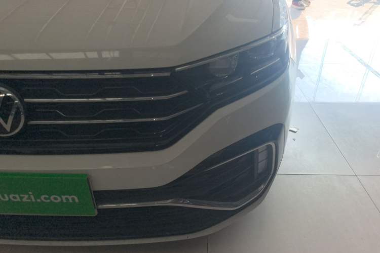 Used Volkswagen T-ROC 2021 280TSI DSG Two-Wheel Drive R-Line Pro Connected Version
