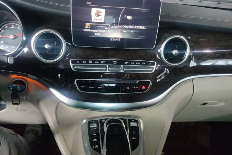 Used Mercedes-Benz V-Class 2018 V 260 L Prestige Extended Version China V Audio And AC Panel