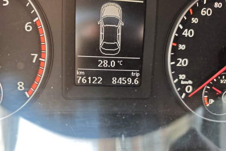 Used Volkswagen Sagitar 2013 2.0 TSI GLI Odometer Close Up