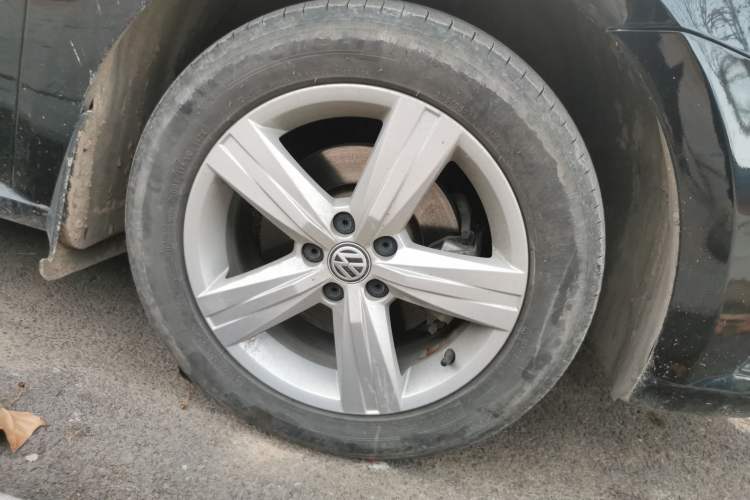 Used Volkswagen Lavida 2017 1.6L Manual Fashion Edition
