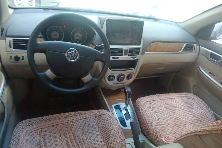 Used Buick Excelle 2015 1.5L Automatic Classic Model
