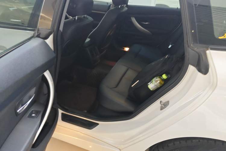 Used BMW 3 Series GT 2013 320i Leading Model Left Rear Seat