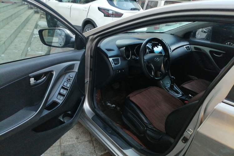 Used Hyundai Elantra (5th Generation / Langdong) 2015 1.6L Automatic Luxury Model
