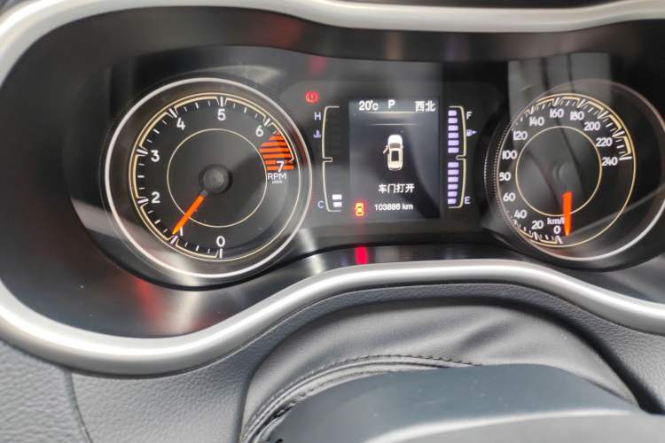 Used Jeep Cherokee 2017 2.4L Leading Edition Odometer Close Up