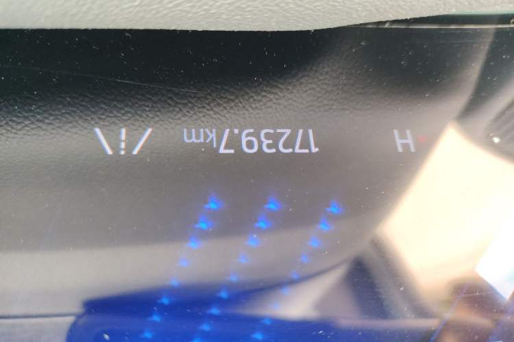 Used Ford Mondeo 2025 2.0T EcoBoost Luxury Version Odometer Close Up