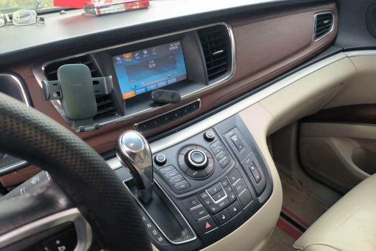 Used Buick GL8 2014 3.0L GT Luxury Business Haoya Edition
