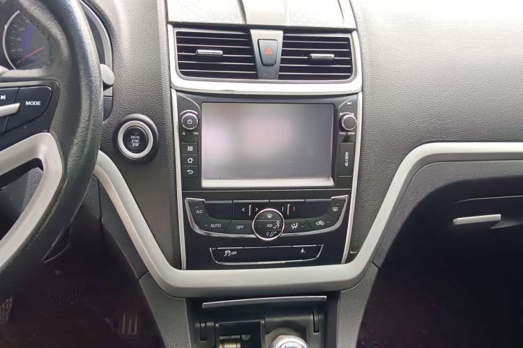 Used Geely Auto Emgrand 2015 Sedan 1.5L Manual - Top Trim Level
