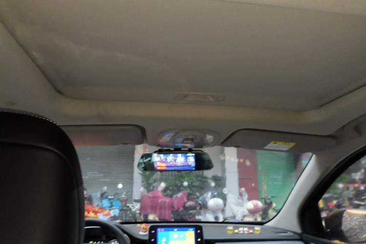 Used Baojun 730 2019 1.5T CVT Flagship Model 7 Seats China VI Emission Standard Headliner