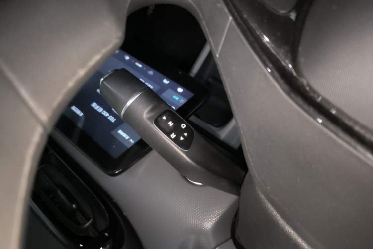 Used Leapmotor T03 2021 400 Lite Edition - Lithium-Ion Battery Gear Lever