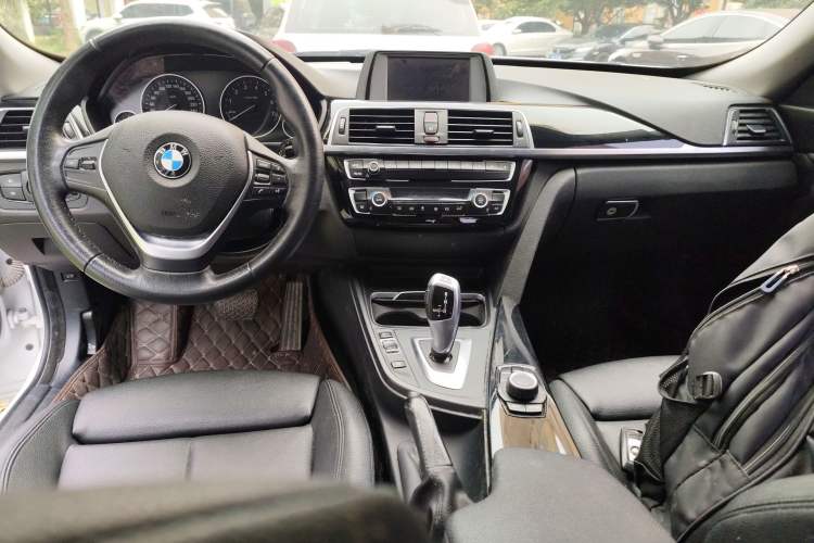 Used BMW 3 Series GT 2018 320i Sport Edition
