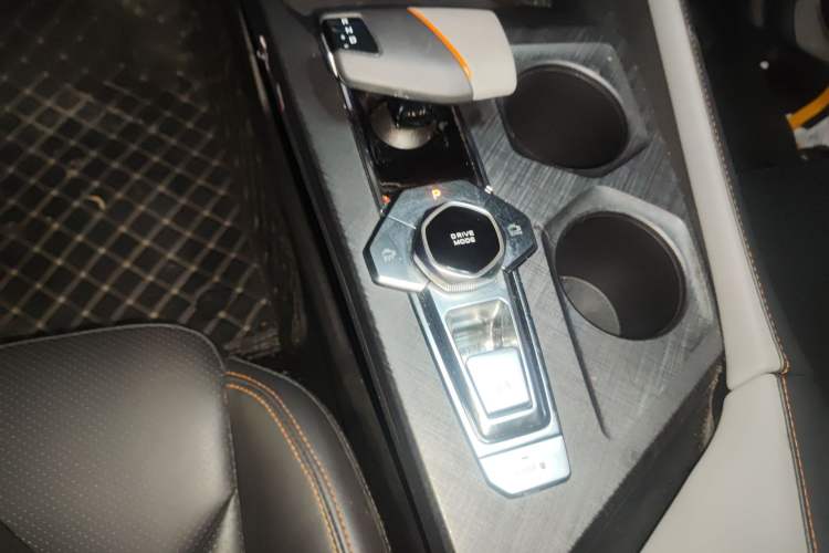 Used CHANGAN UNI-V 2022 1.5T Prestige Version Gear Lever