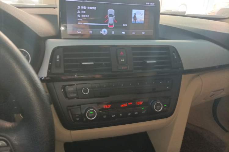 Used BMW 4 Series 2014 420i Fashion Model Audio And AC Panel