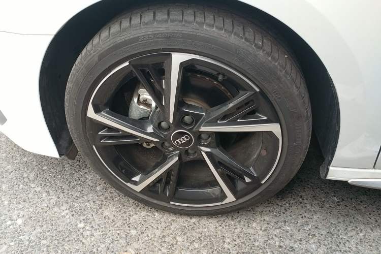 Used Audi A3 2024 Sportback 35 TFSI Fashionable Sports Model Left Front Wheel Hub