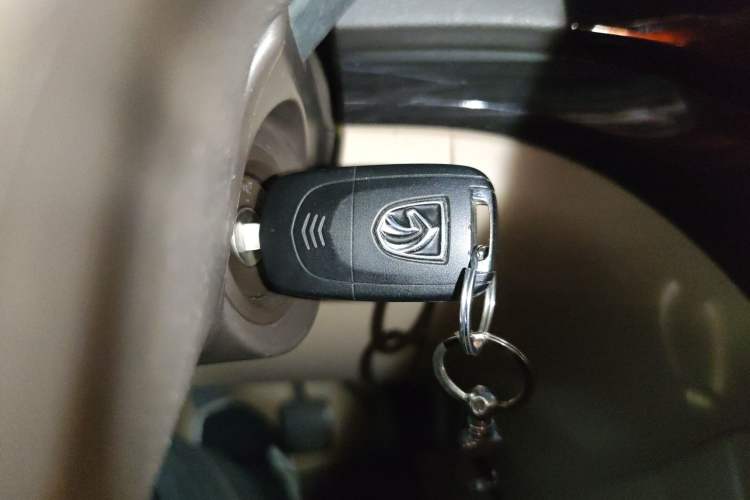 Used Baojun 730 2015 1.8L Manual Luxury Navigation ESP Version 7-seater
