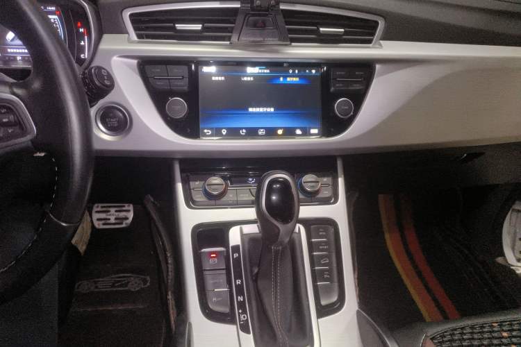 Used Geely Auto Emgrand X7 Sport 2016 1.8TD Automatic ZhiZun Version
