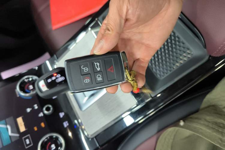 Used Land Rover Range Evoque 2023 Aurora L 249 PS Luxury Edition Interior 1