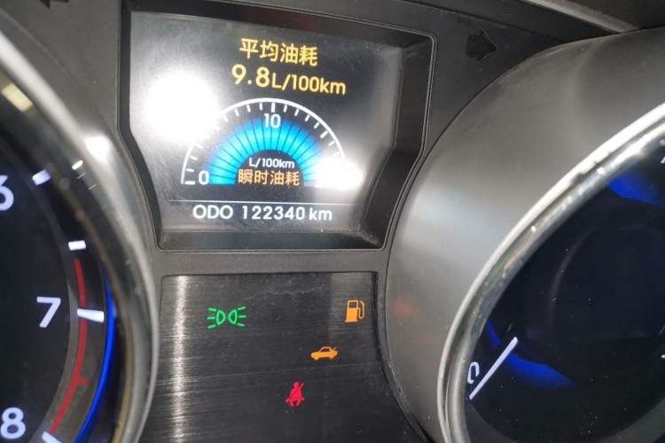 Used Hyundai Sonata 2013 2.0L Automatic Prestige Edition Odometer Close Up