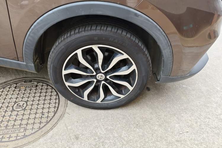 Used MG GS 2017 20T Automatic Prestige Edition Right Front Wheel Hub