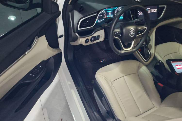 Used Buick GT 2018 15T Dual-Clutch Elite Model China V Standard Driver Seat