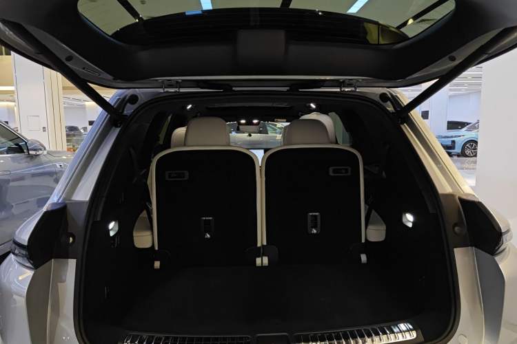 Used Li Auto L8 2025 Ultra Smart Refreshed Edition
