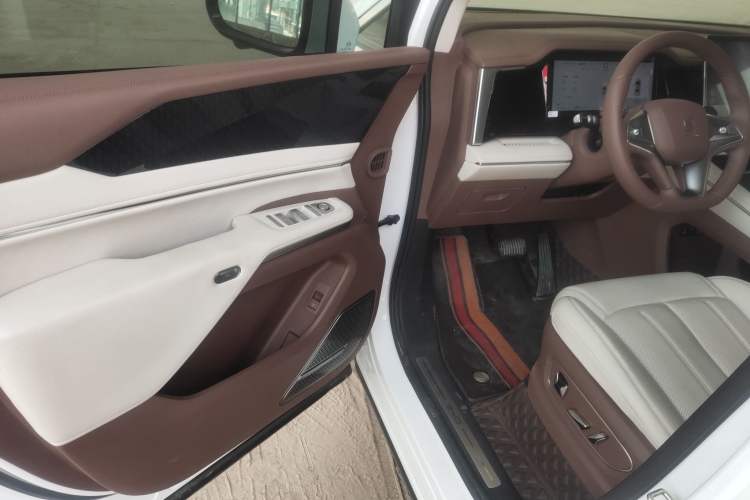 Used BYD Xia 2025 DM-i 1.5T 180km Excellence Model Driver Seat