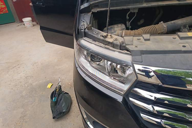 Used JAC Refine M3 2019 IKEA Edition 1.8L Luxury Smart Model Right Front Headlight