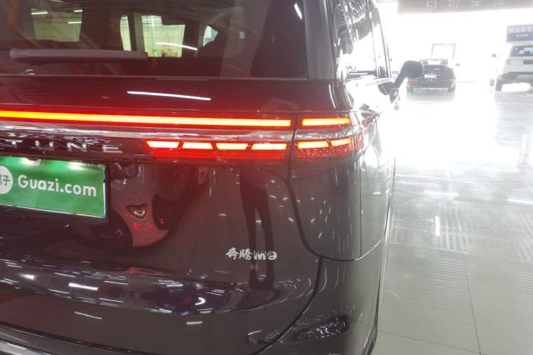 Used Bestune M9 2023 2.0T Ultimate Edition