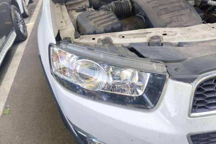 Used Chevrolet Captiva 2014 2.4L 4x4 Flagship Edition 7 Seats Right Front Headlight