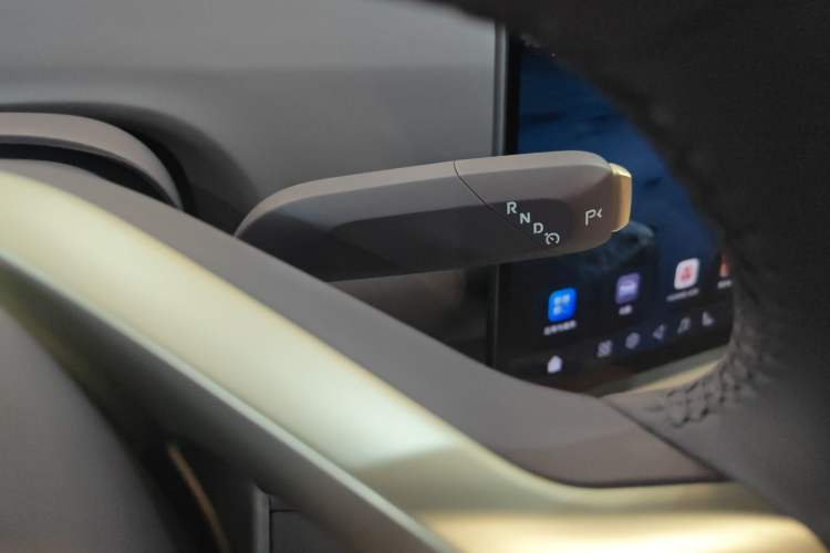 Used Avatr 06 2025 Pro Range-Extended Edition Gear Lever