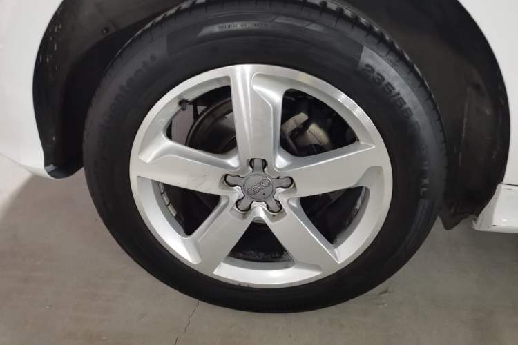 Used Audi Q5 2017 Plus 40 TFSI Ambition Model